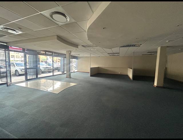 182M² BUILDING TO LET IN TYGER VALLEY